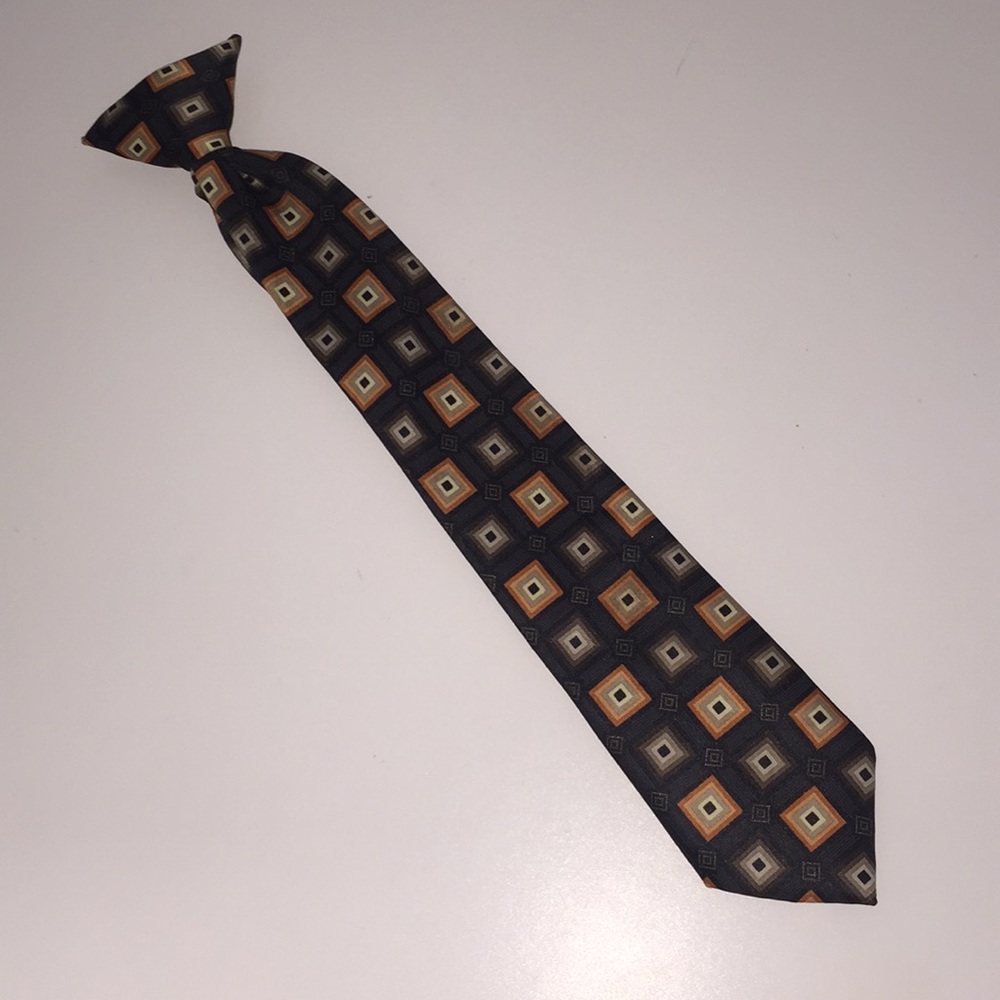 Boys patterned tie